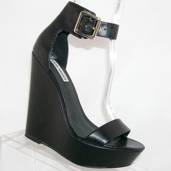 Steve Madden Shoes - Steve Madden Xplicit bucklestrap platform wedge 8M